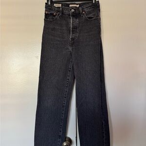 Levi's High Rise Ribcage Straight Ankle Jean